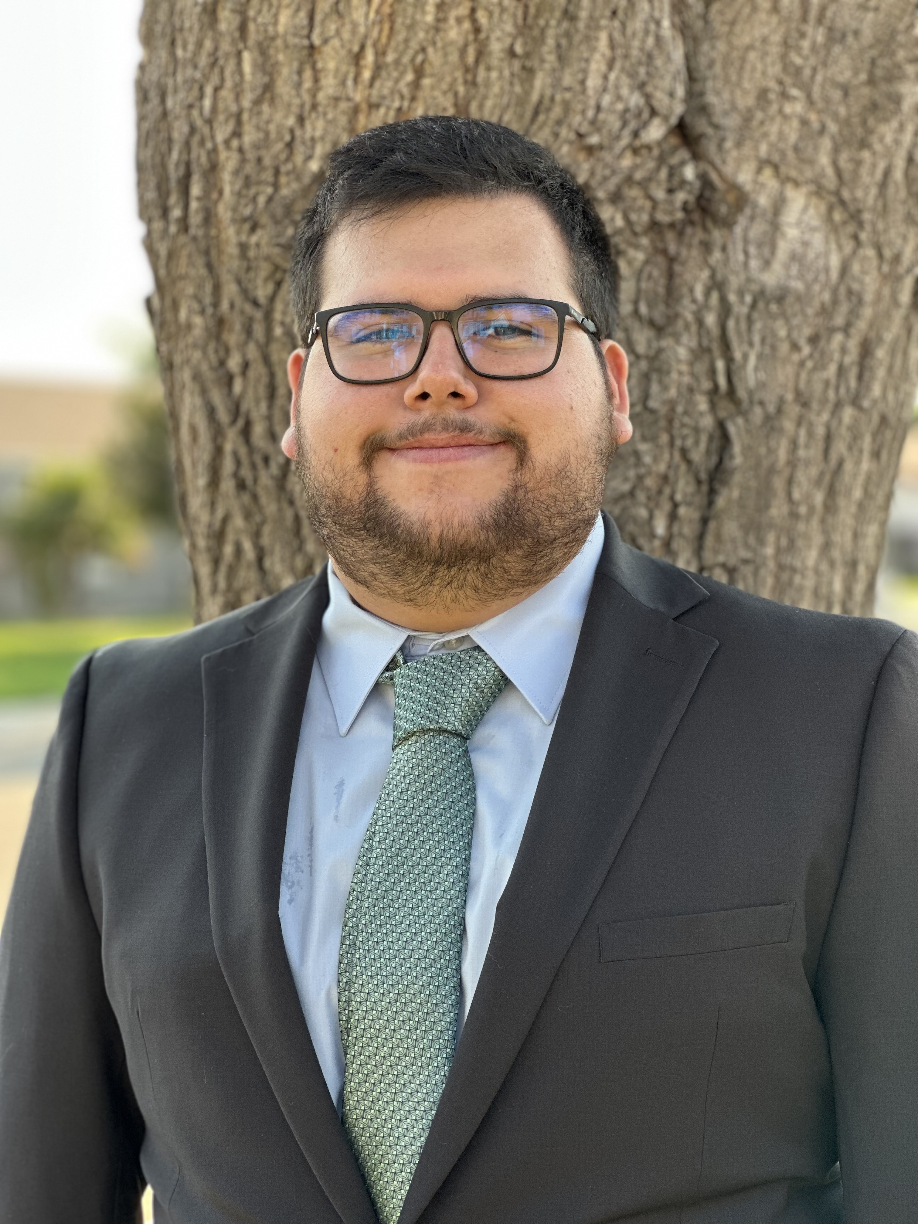 Headshot of Sebastian Prado